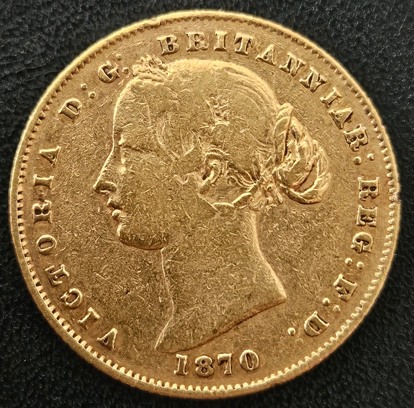 Sovereign 1870 AUSTRALIA Victoria Young Head