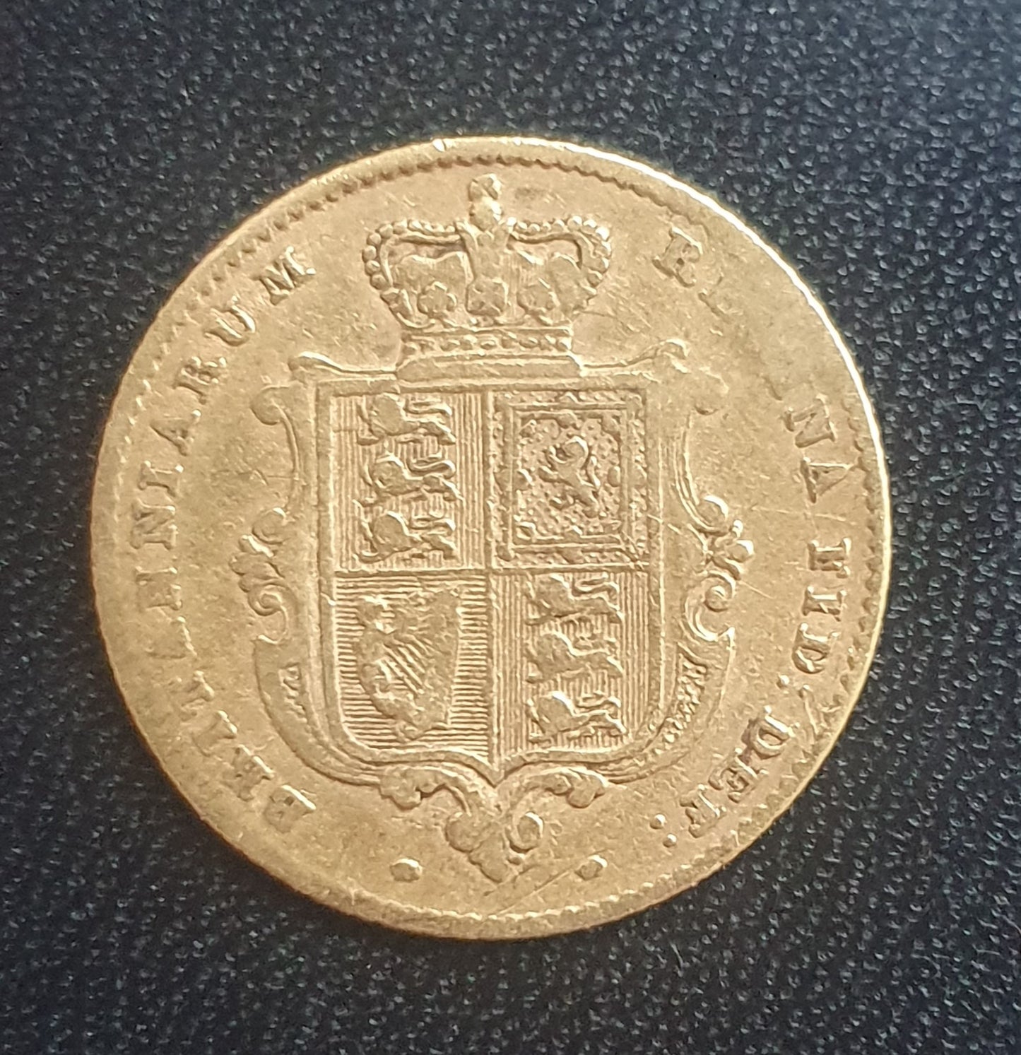 1/2 Sovereign Victoria Young Head mit Wappen 1842