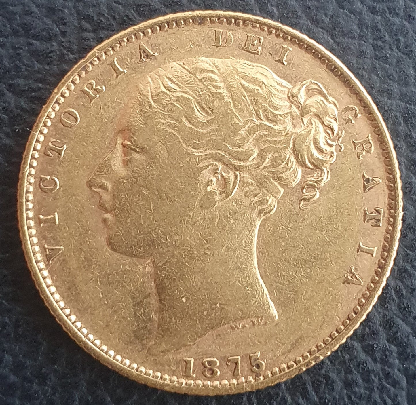 Sovereign 1875 S Sydney Victoria Young Head mit Wappen