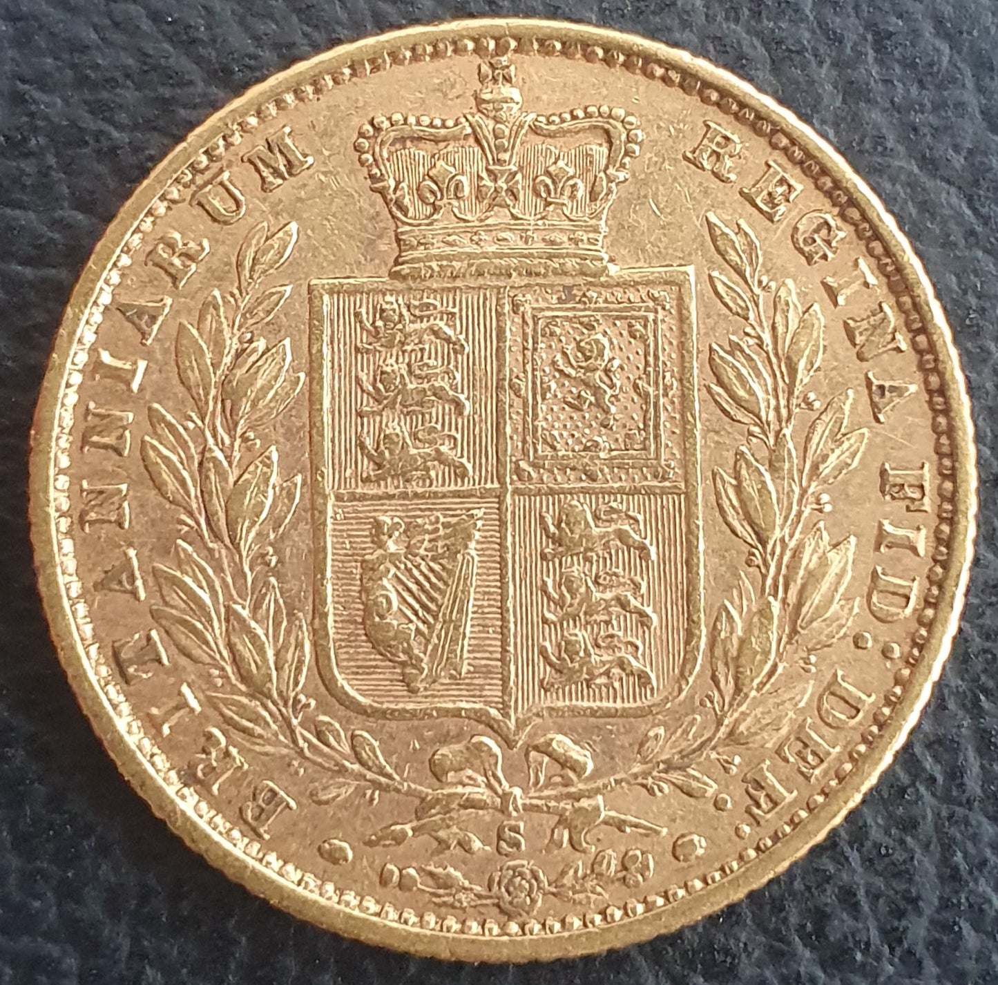 Sovereign 1875 S Sydney Victoria Young Head mit Wappen