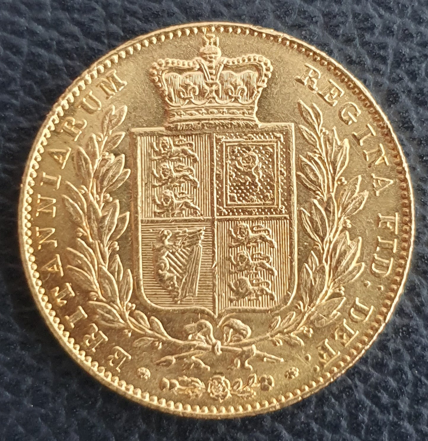 Sovereign 1842 Young Head mit Wappen