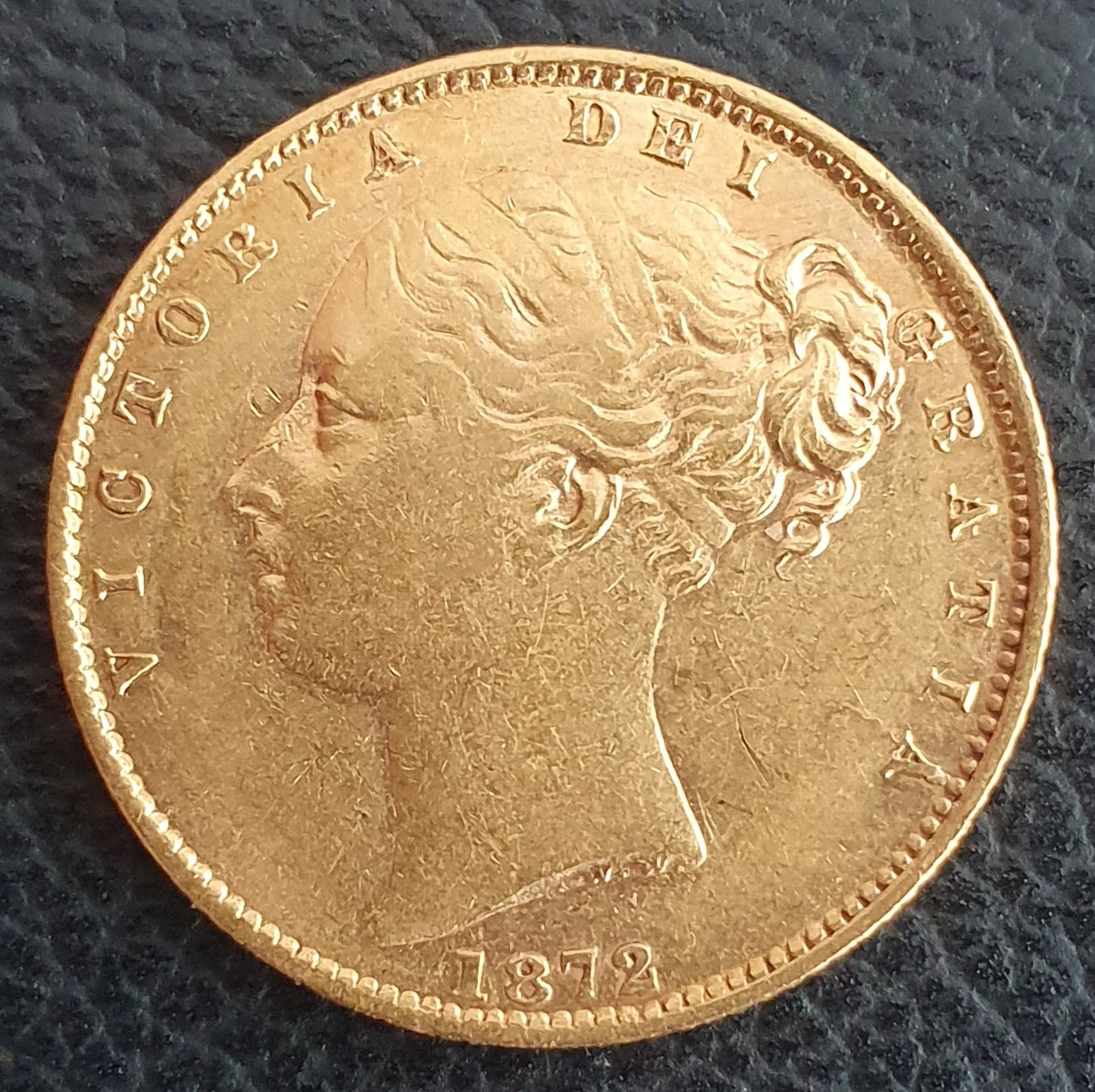 Sovereign 1872 Young Head mit Wappen Die No. 101